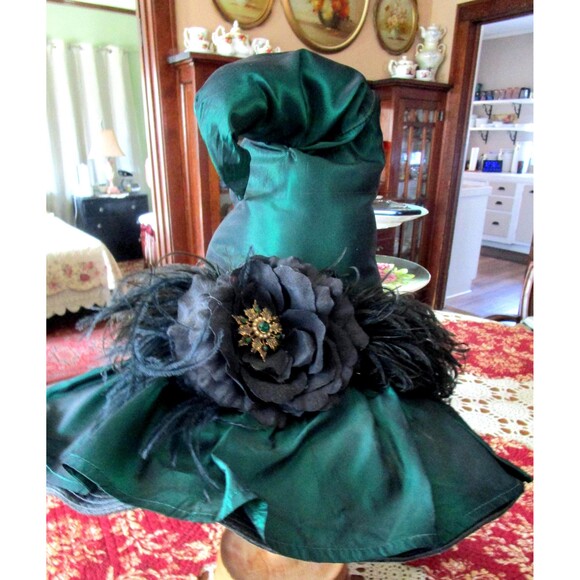 Glamorous Emerald Green Taffeta Witches Hat 12\
